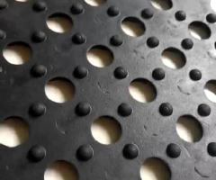 防油防滑带孔排水地垫